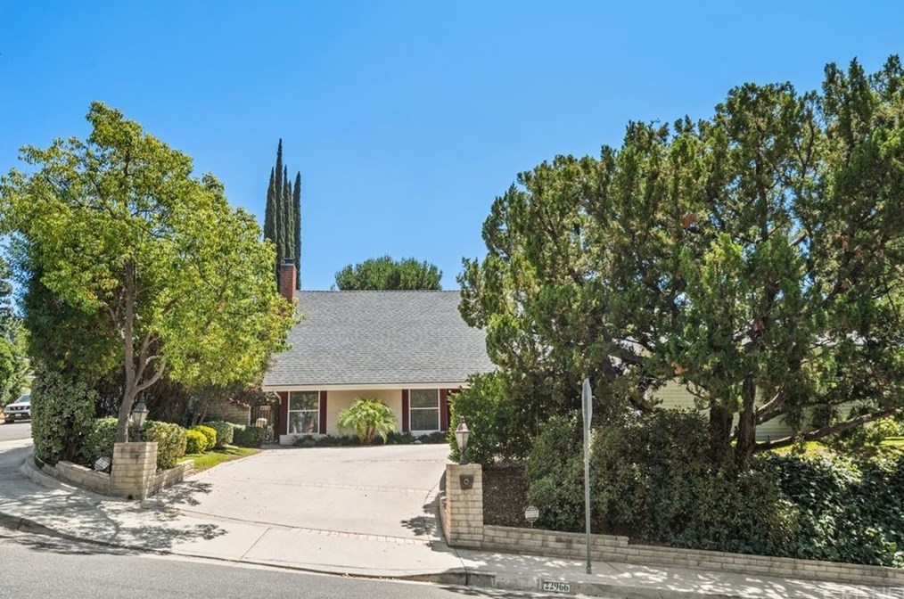 22966 Paul Revere Dr, Calabasas, CA 91302