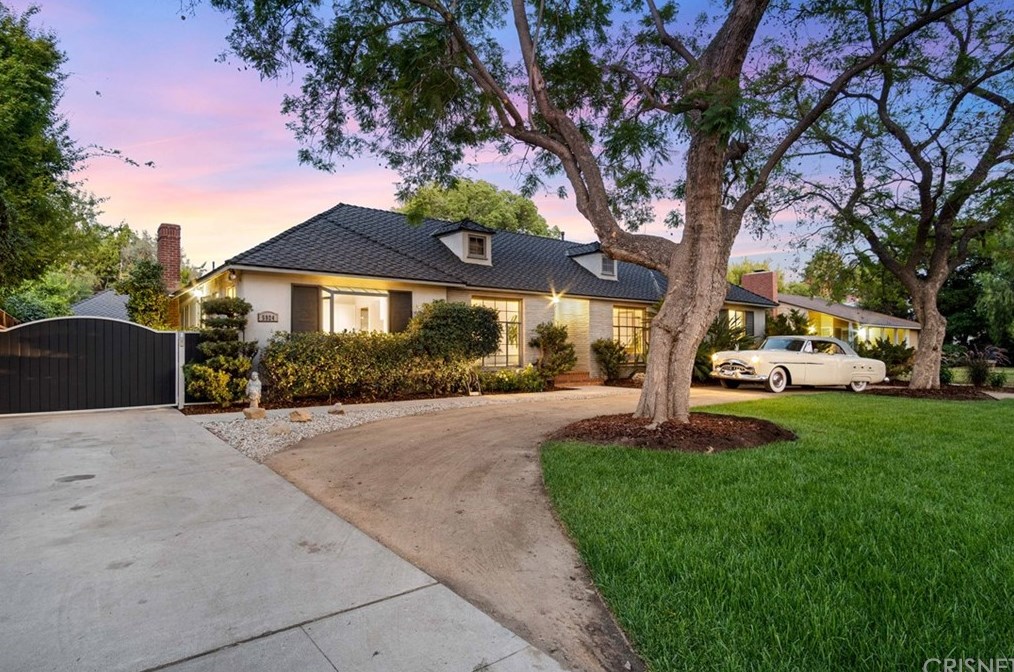 5924 Varna Ave, Van Nuys, CA 91401
