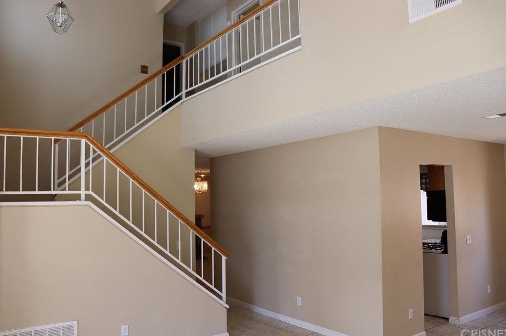 37398 Sheffield Dr, Palmdale, CA 93550-6859