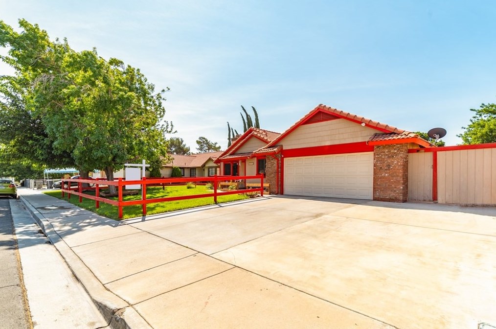 3014 Avenue, Palmdale, CA