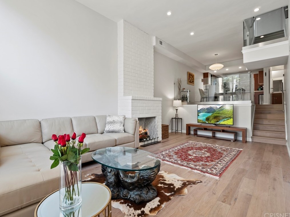 5441 Yarmouth Ave #8, Van Nuys, CA 91316