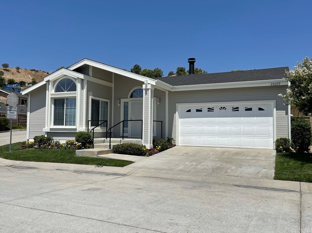 20099 Crest View Dr, Santa Clarita, CA 91351