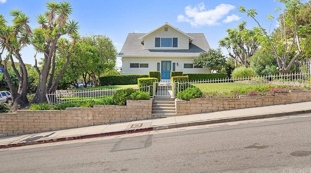 2300 Fargo St, Los Angeles, CA 90039-3127