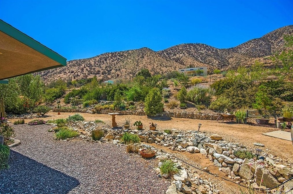 12162 Juniper Hills Rd, Pearblossom, CA 93553
