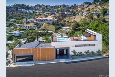 1911 Sunset Plaza Drive - Photo 1