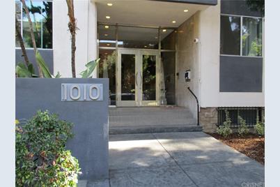 1010 N Kings Road #215 - Photo 1