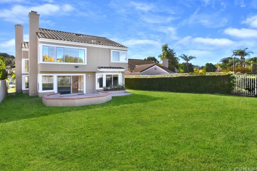 24549 Via Esquina, Calabasas, CA 91302-3068