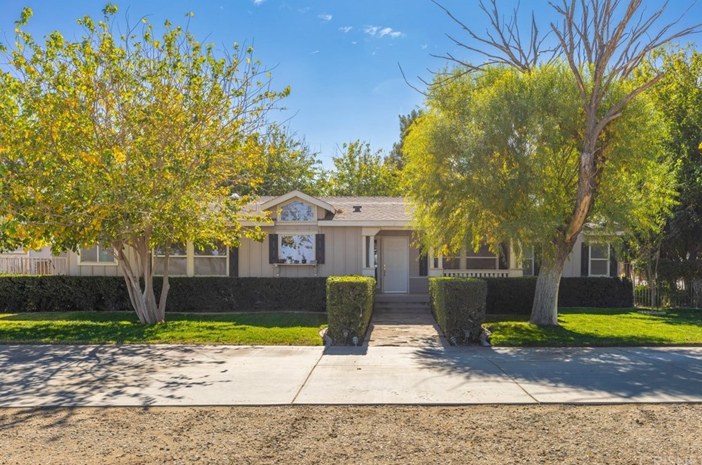 36804 106th St, Juniper Hills, CA 93543