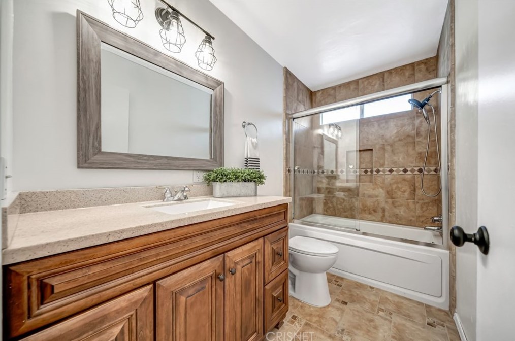 8545 Calva St, Palmdale CA  93551-7230 exterior