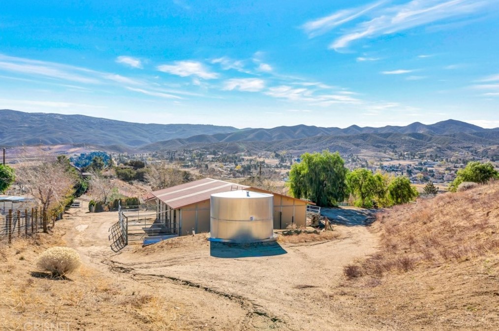 8545 Calva St, Palmdale CA  93551-7230 exterior