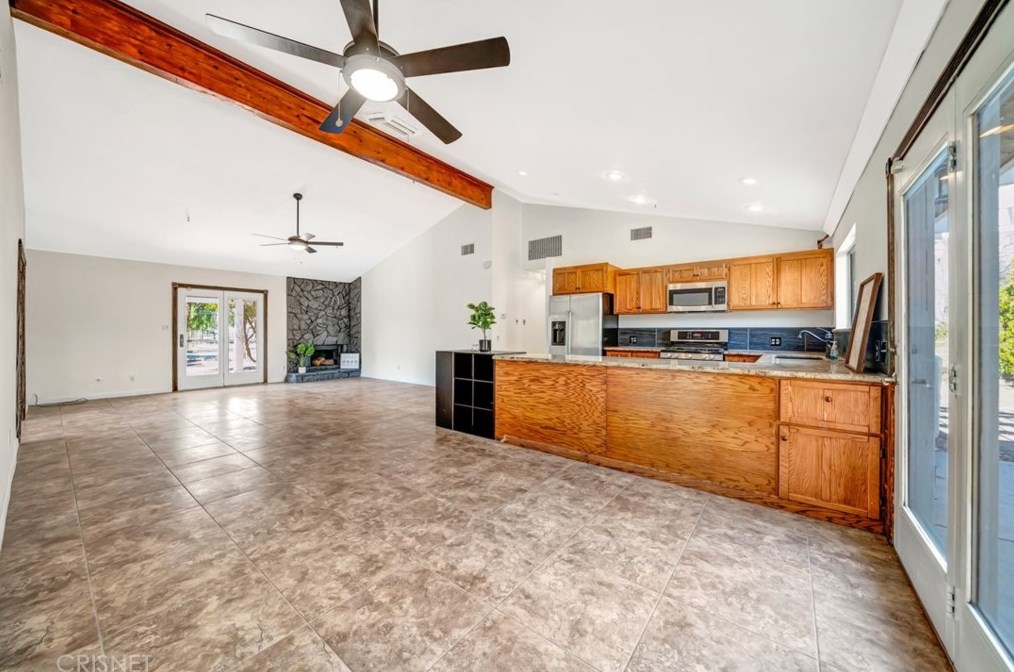 8545 Calva St, Palmdale CA  93551-7230 exterior