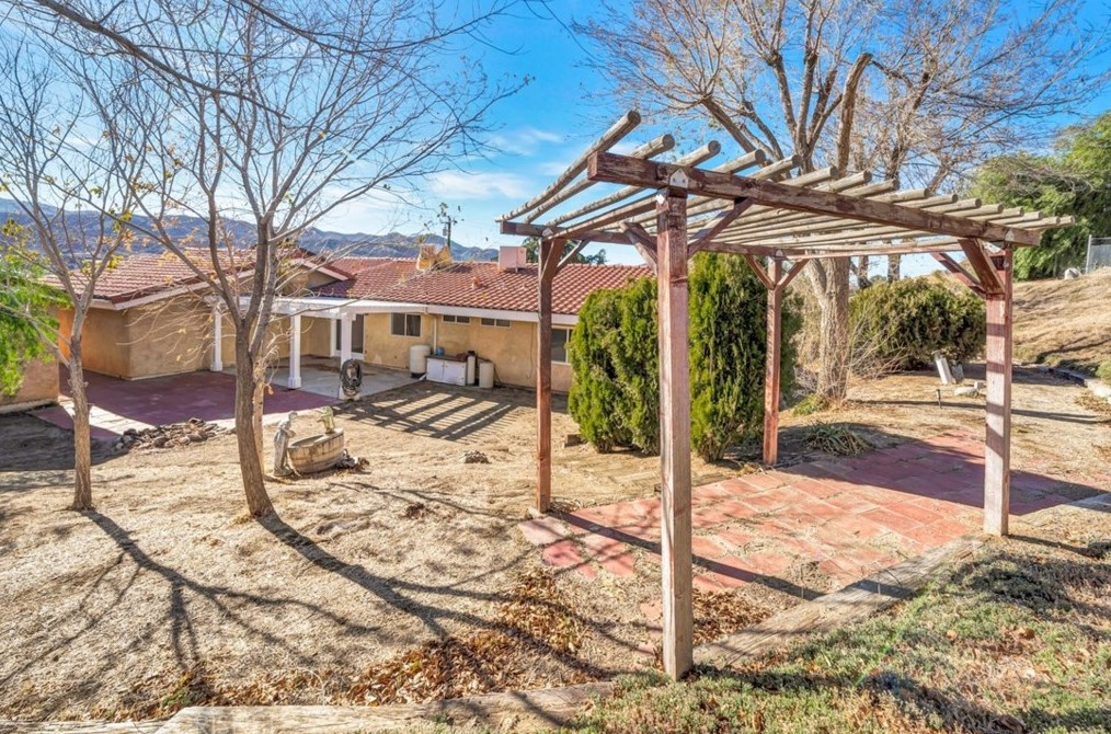 8545 Calva St, Palmdale CA  93551-7230 exterior