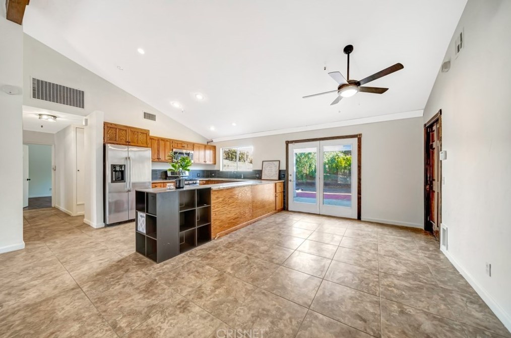8545 Calva St, Palmdale CA  93551-7230 exterior