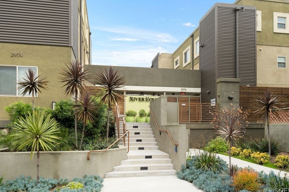 2978 Ripple Pl, Los Angeles, CA 90039