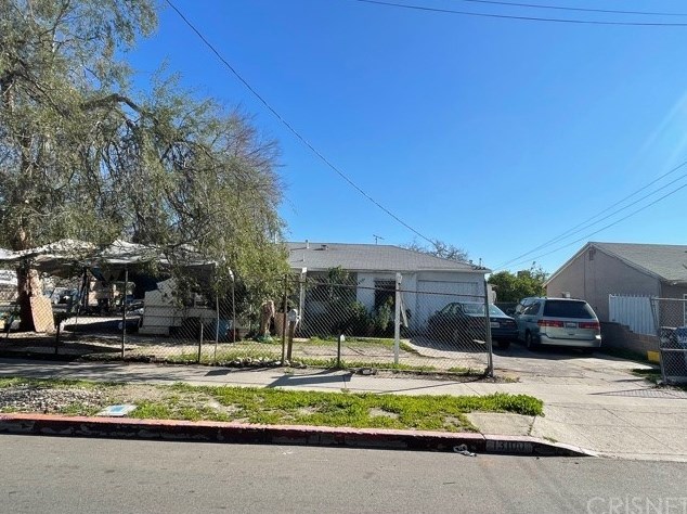13100 Filmore St, Los Angeles, CA 91331-2407