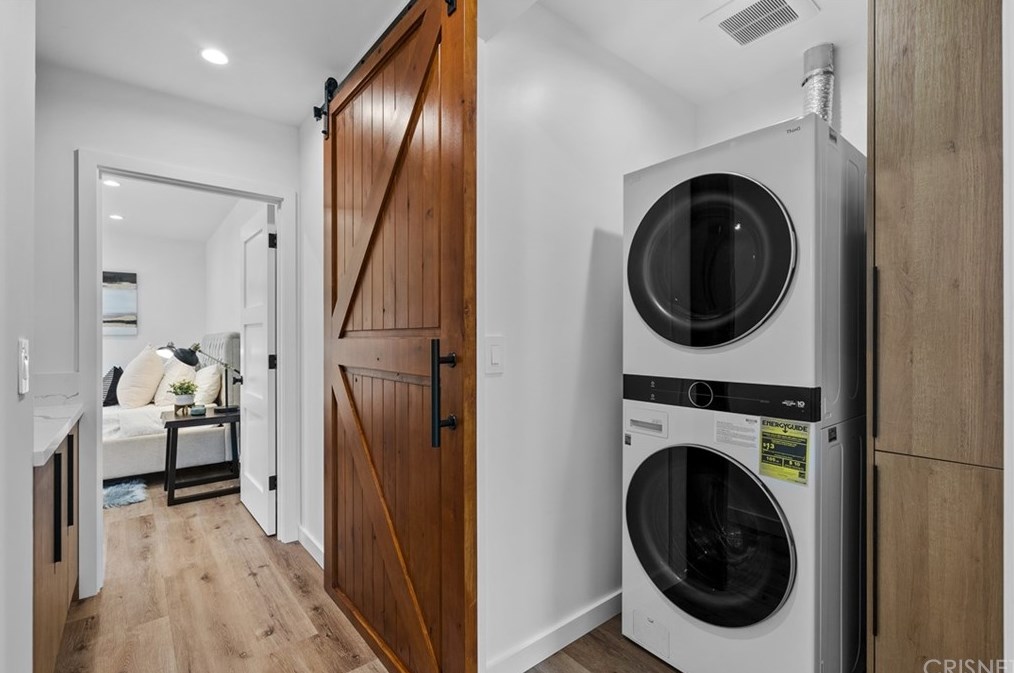 3826 Degnan Blvd, Los Angeles CA  90008-1931 exterior