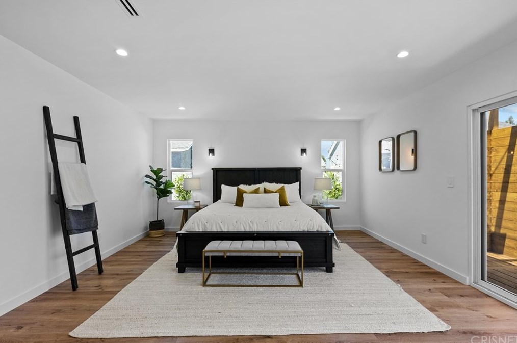 3826 Degnan Blvd, Los Angeles CA  90008-1931 exterior