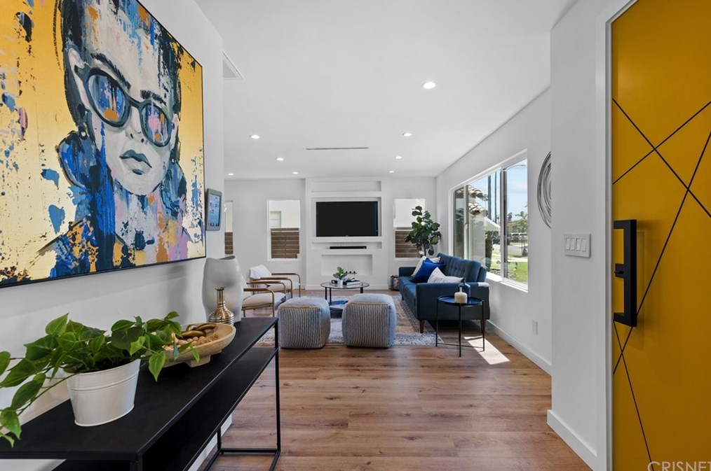 3826 Degnan Blvd, Los Angeles CA  90008-1931 exterior