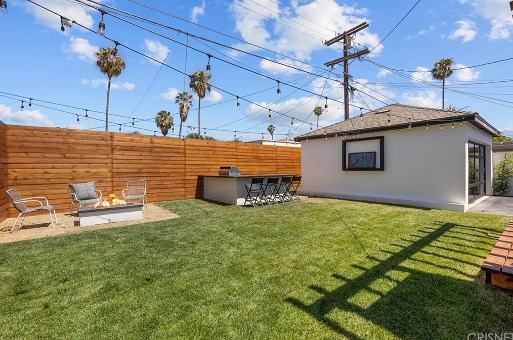 3826 Degnan Blvd, Los Angeles CA  90008-1931 exterior