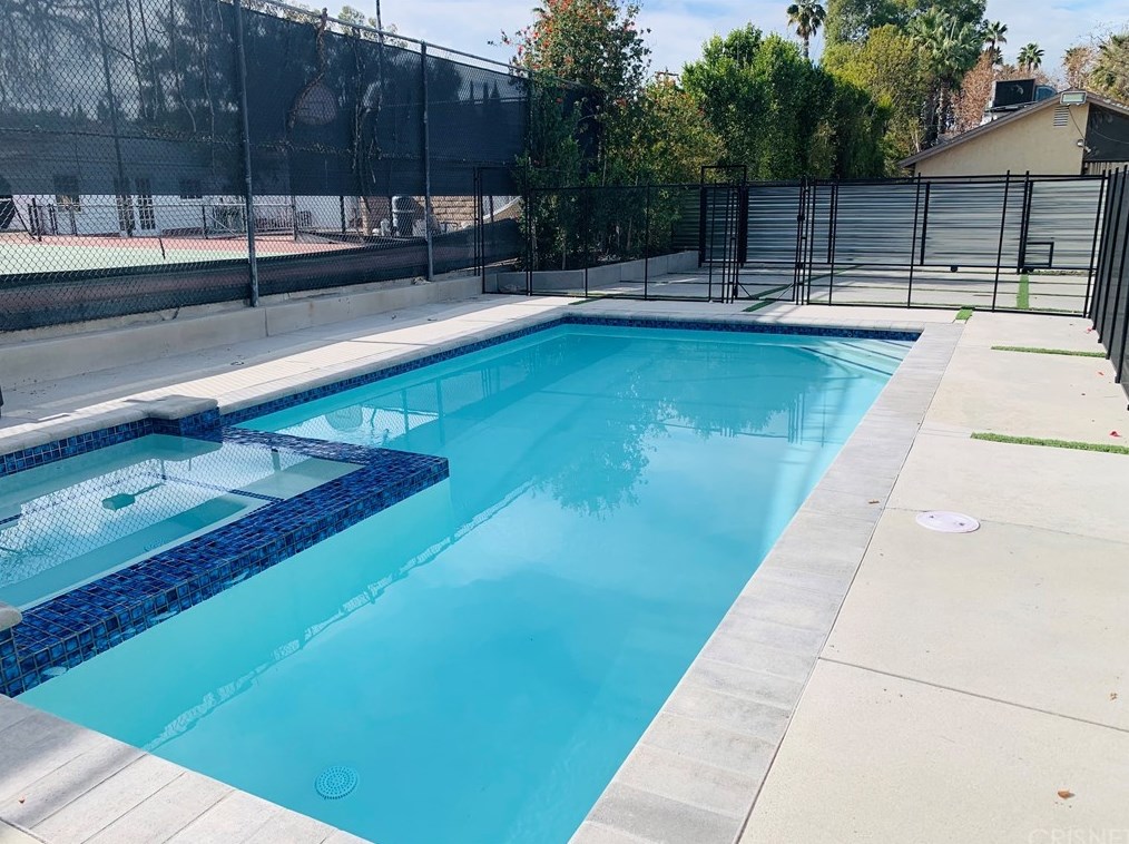 5146 Otis Ave, Los Angeles CA  91356-4210 exterior