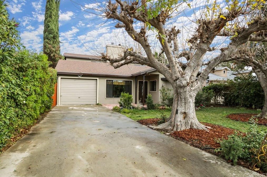 7046 Crebs Ave, Los Angeles, CA 91335-4024