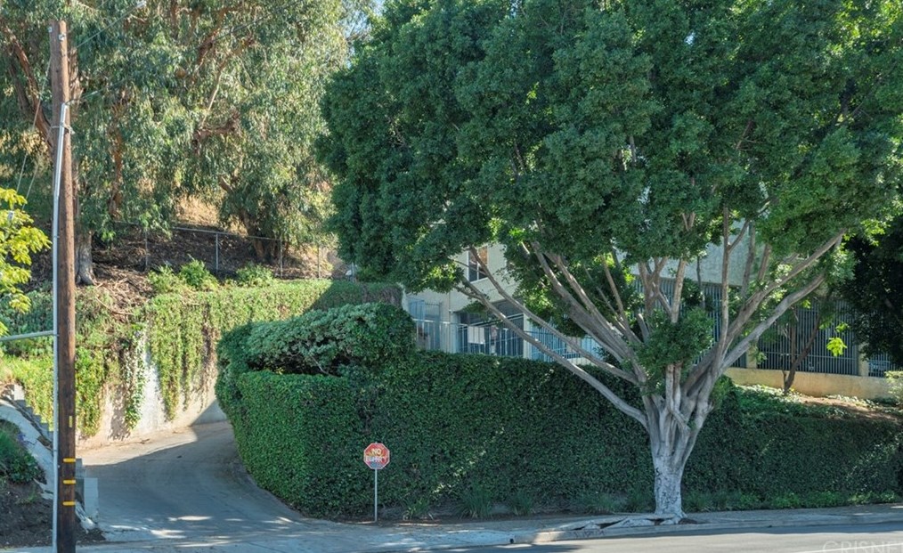 2344 Fletcher Dr, Los Angeles, CA 90039-4031