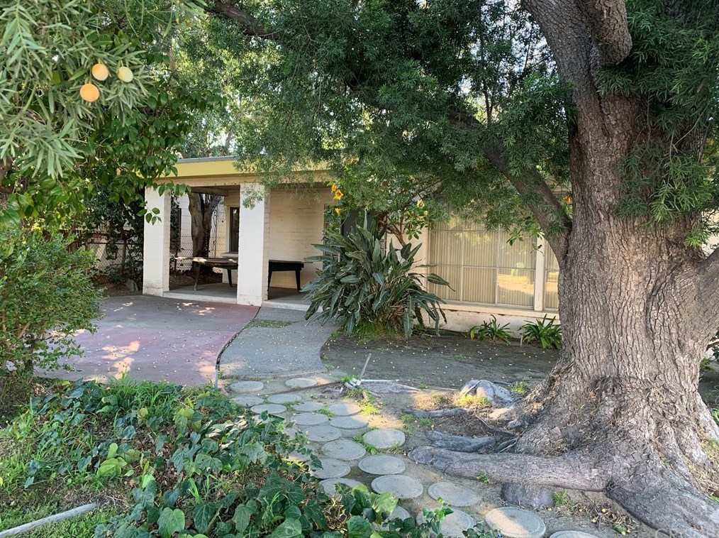 5555 Morella Ave, North Hollywood, CA 91607-2211
