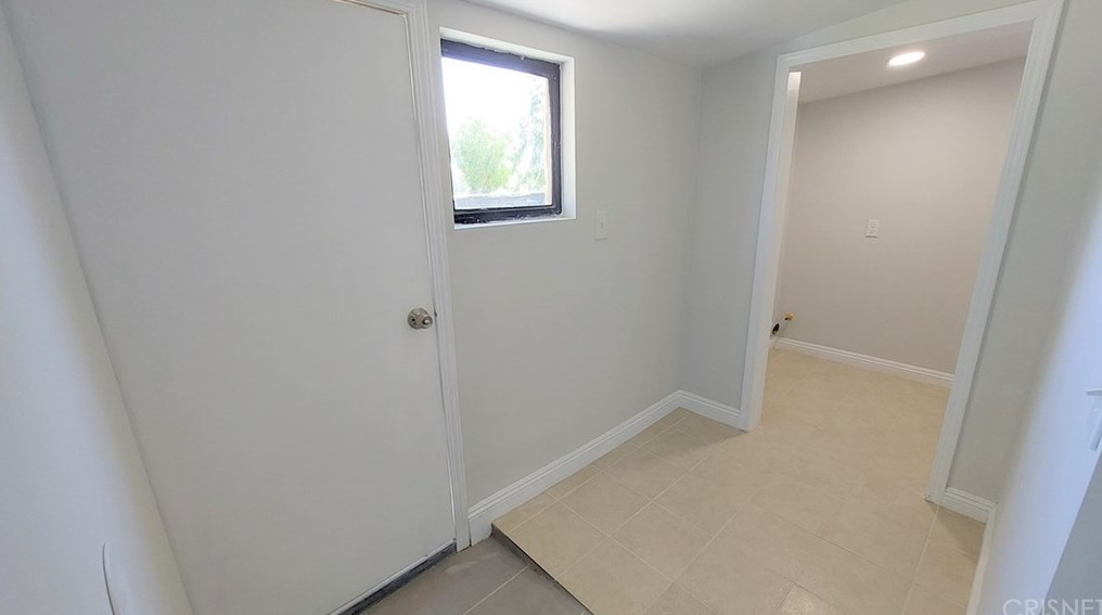 68 Val Monte St, Banning CA  92220-5933 exterior