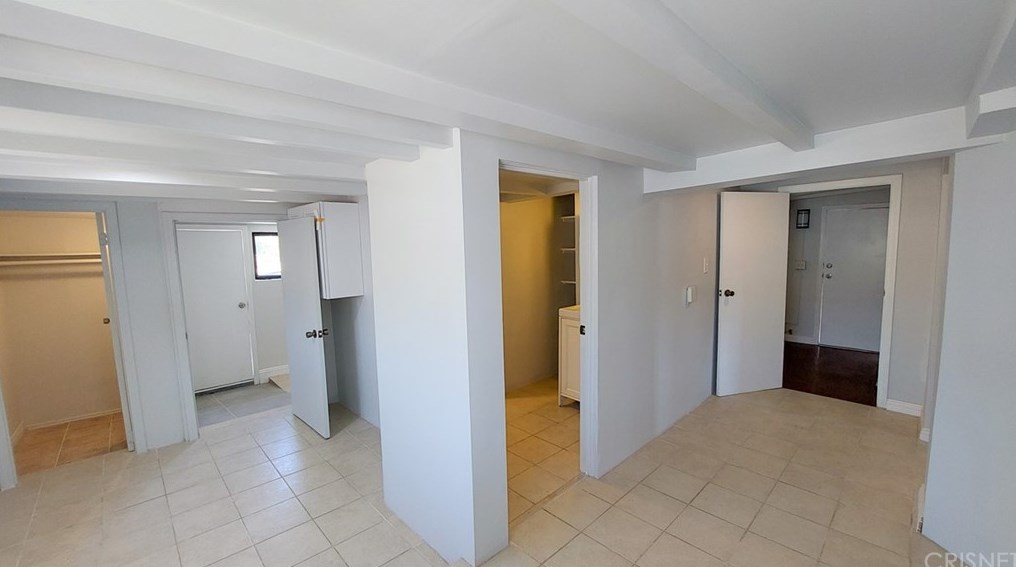 68 Val Monte St, Banning CA  92220-5933 exterior