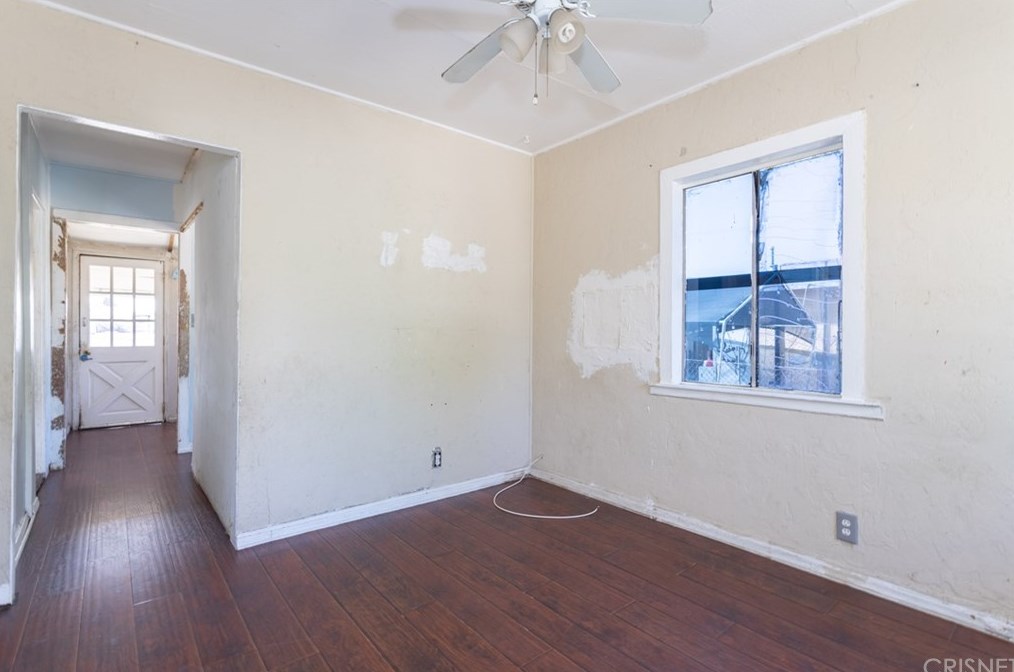 13332 Filmore St, Los Angeles, CA 91331-2415