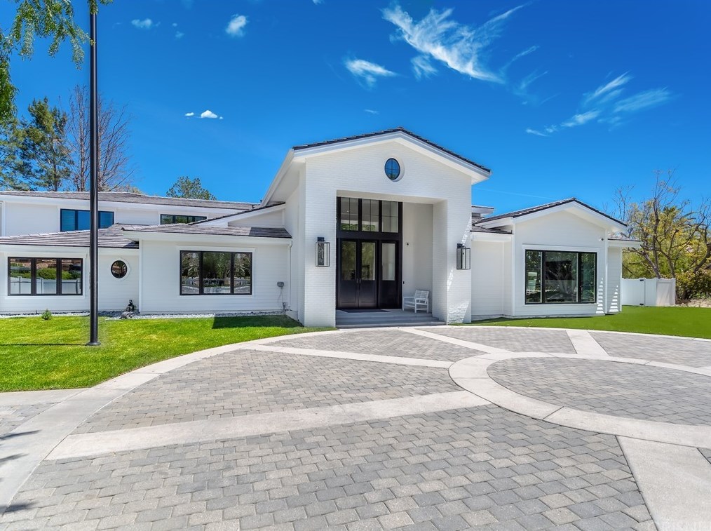 5887 Annie Oakley Rd, Calabasas, CA 91302-1200