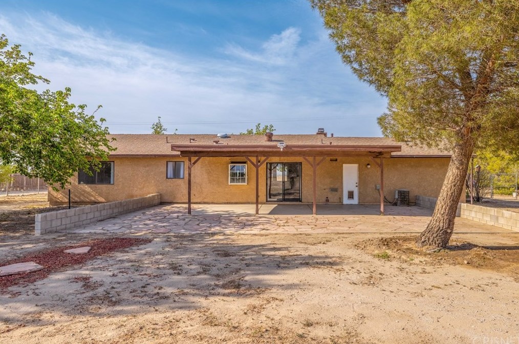 9722 Avenue, Palmdale, CA