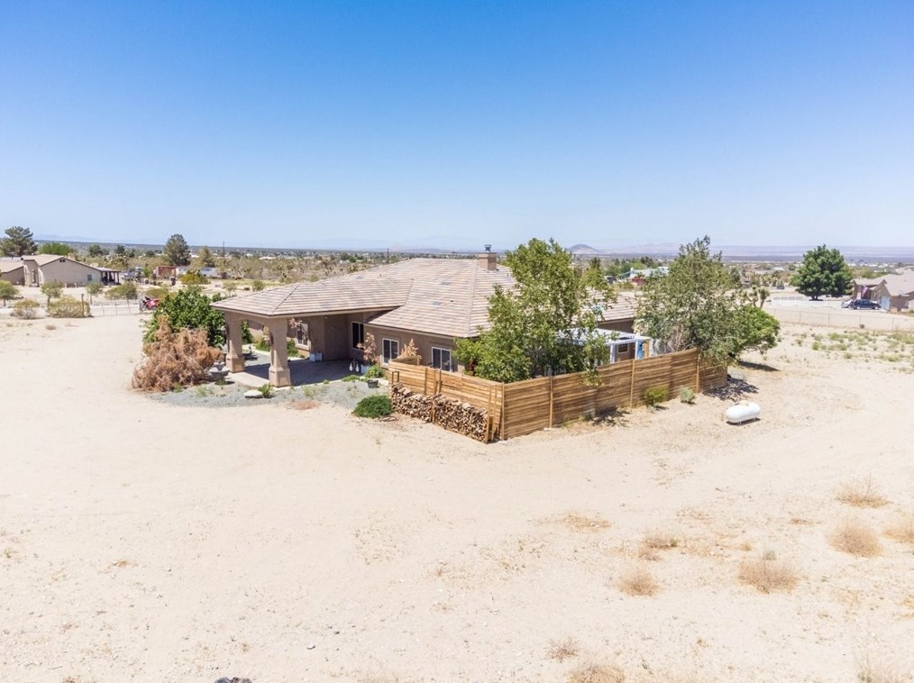 1830 Calaveras Rd, Pinon Hills, CA 92372