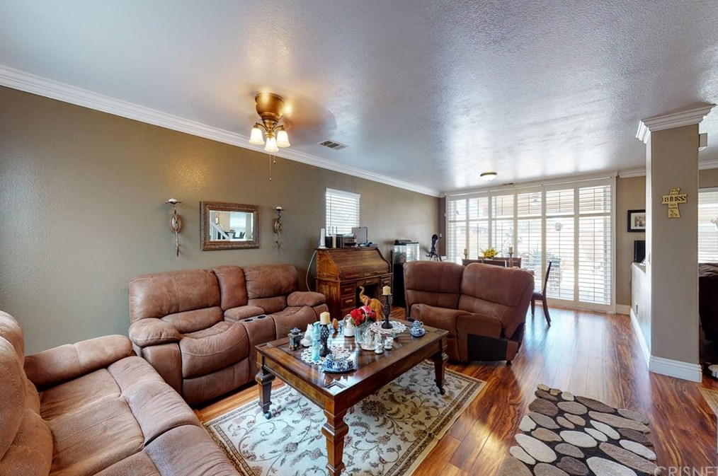 38310 Pioneer Dr, Palmdale, CA 93552-3467