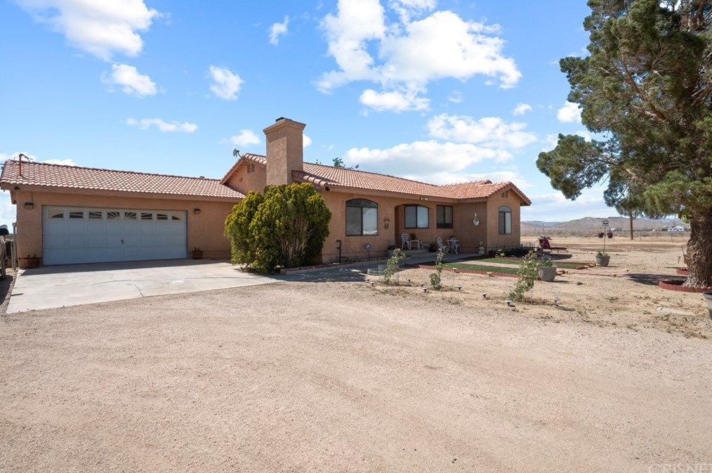 2223 65th St, Tropico Village, CA 93560-6517