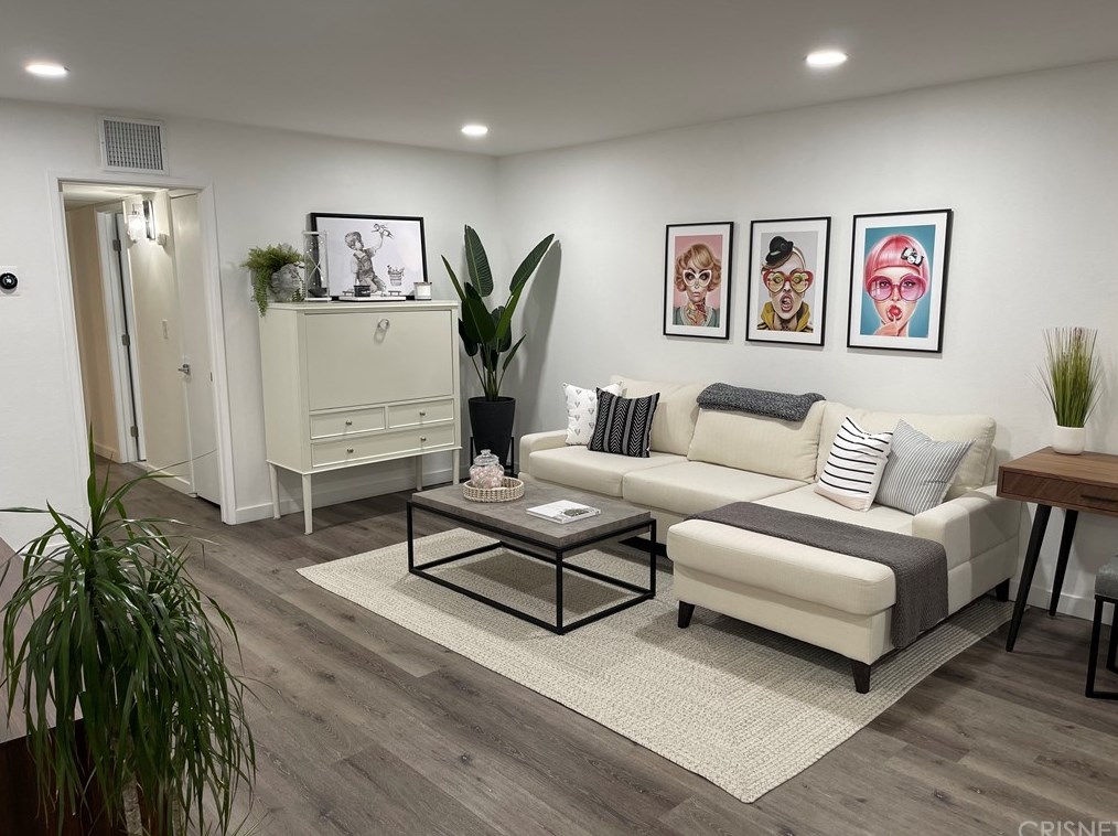 10757 Hortense St #401, North Hollywood, CA 91602
