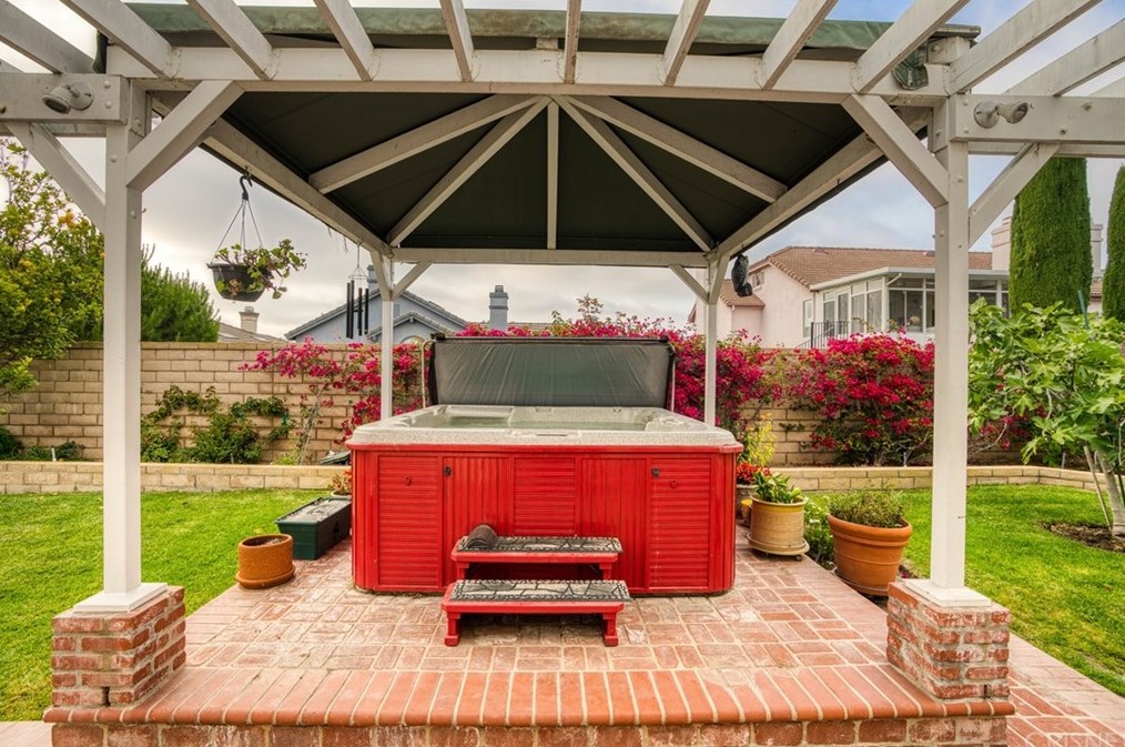 5351 Ladera Crest Dr, Los Angeles CA  exterior