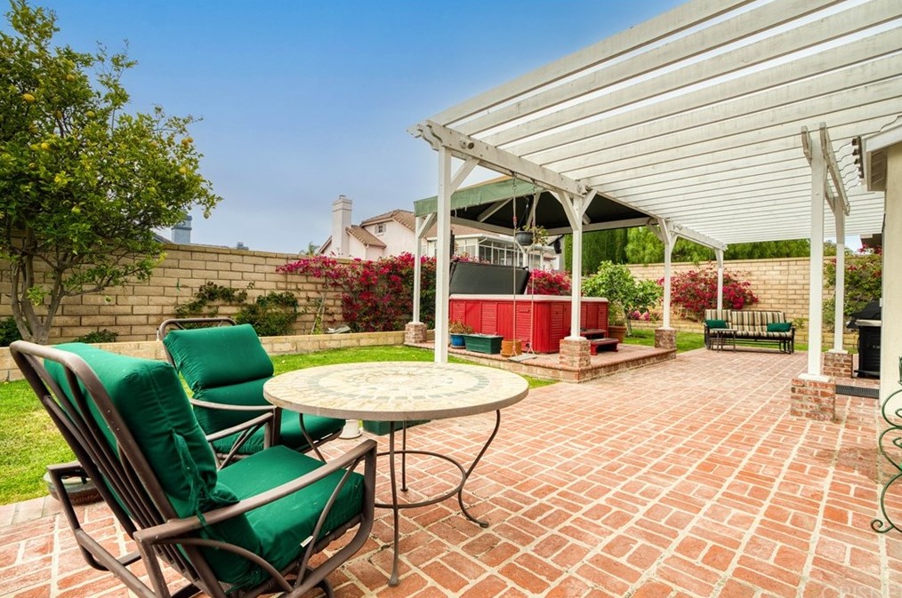 5351 Ladera Crest Dr, Los Angeles CA  exterior
