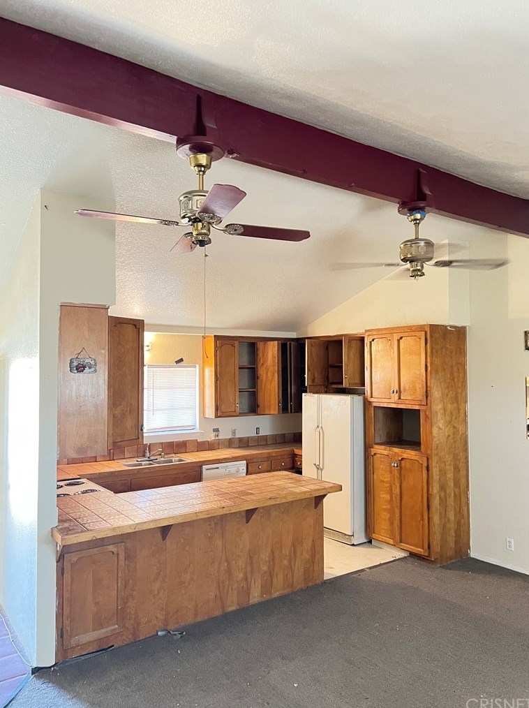 941 E Trotter Ave, Mojave, CA 93501