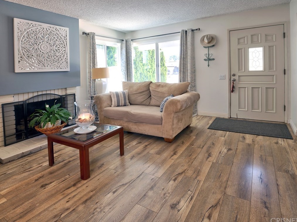 2700 Briarwood Pl, Thousand Oaks, CA 91362-1306