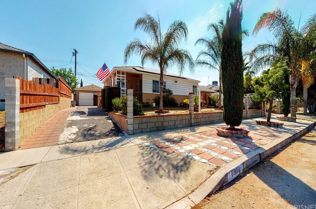 8900 Greenbush Ave, Los Angeles, CA 91331-6229