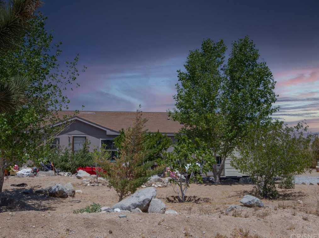 32774 Spinel Rd, Lucerne Valley, CA 92356-7441