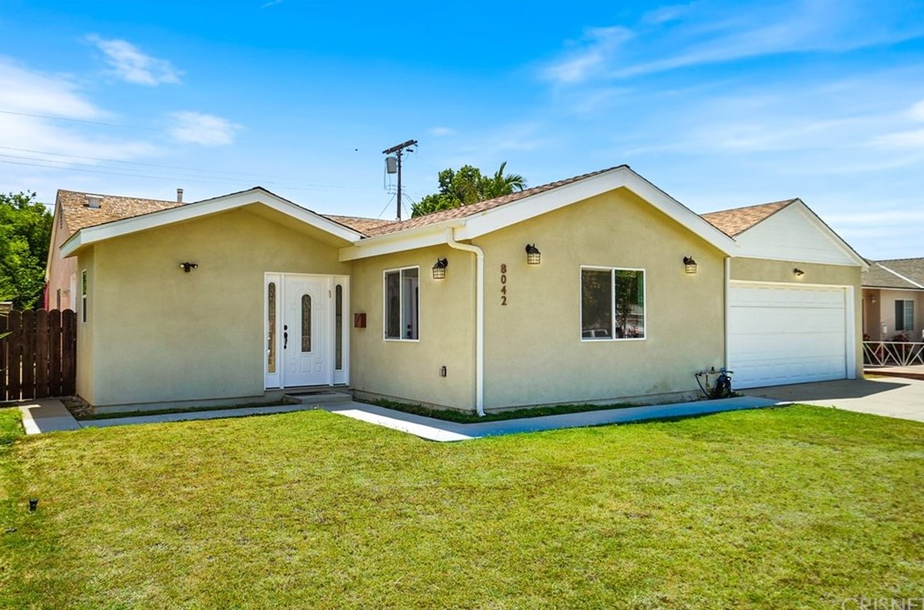8042 Newcastle Ave, Los Angeles, CA 91335-1423