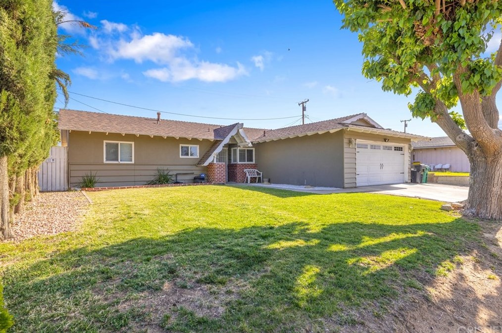 1302 Avenue, Palmdale, CA 93551-2149