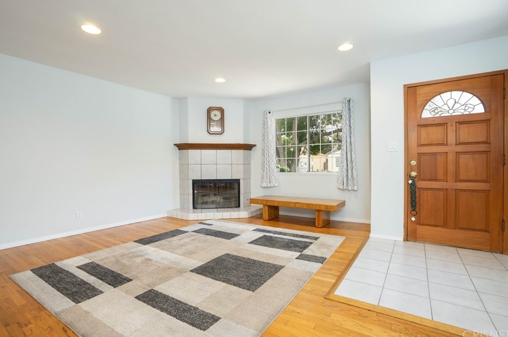 5407 76th St, Los Angeles, CA 90045-3207
