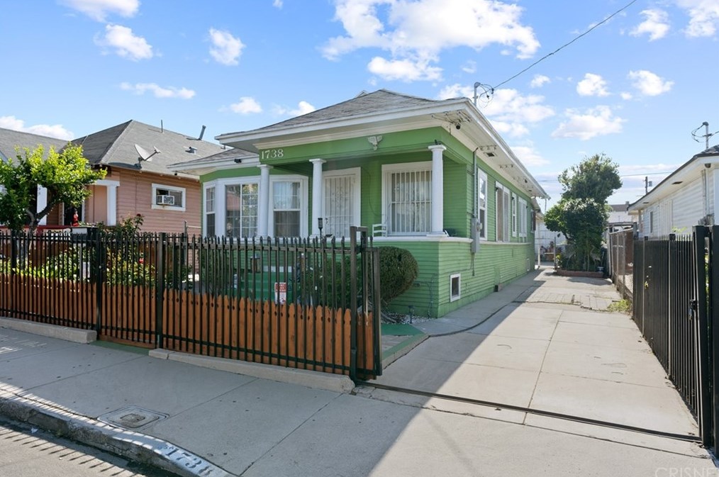 1738 Berendo St, Los Angeles, CA 90027-4152