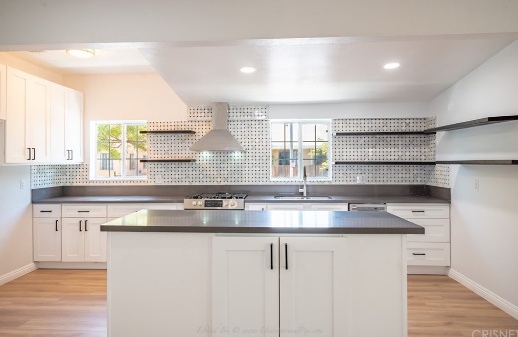 1158 52nd St, Los Angeles CA  90011-4704 exterior