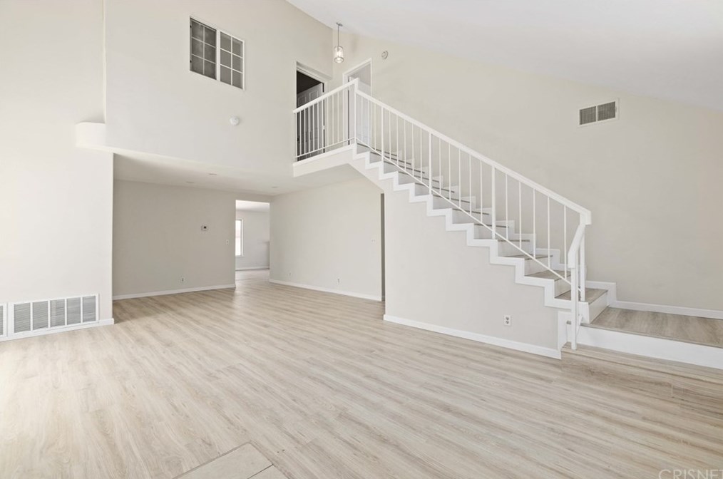 1719 Le Niche Ln, Lancaster, CA 93535