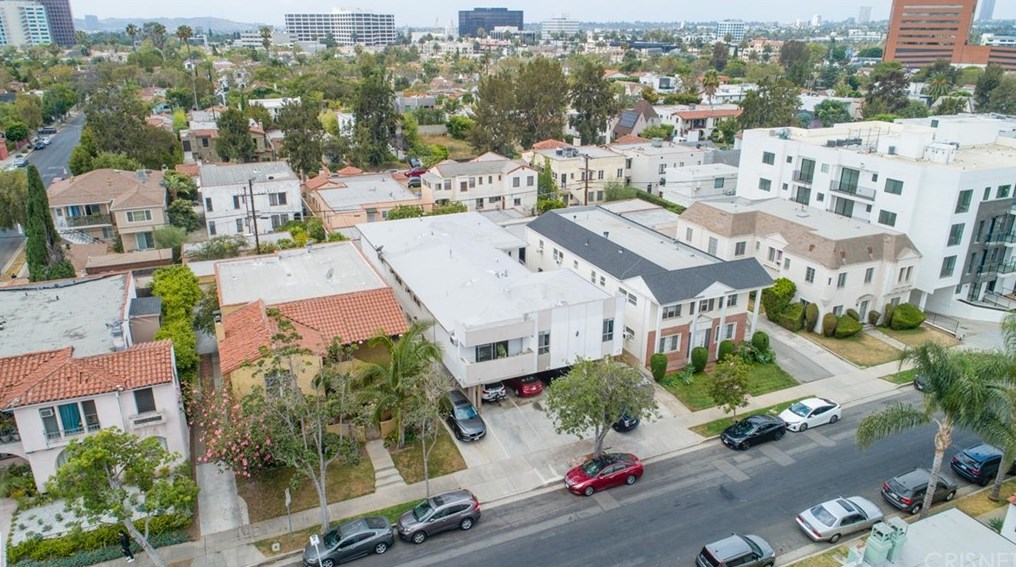 8312 Blackburn Ave, Los Angeles CA  90048-4261 exterior