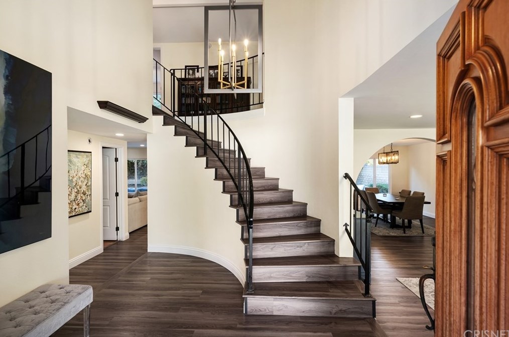 5777 Carell Ave, Calabasas, CA 91301